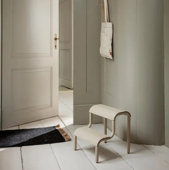 Tritthocker Up Step Stool Cashmere - ferm LIVING