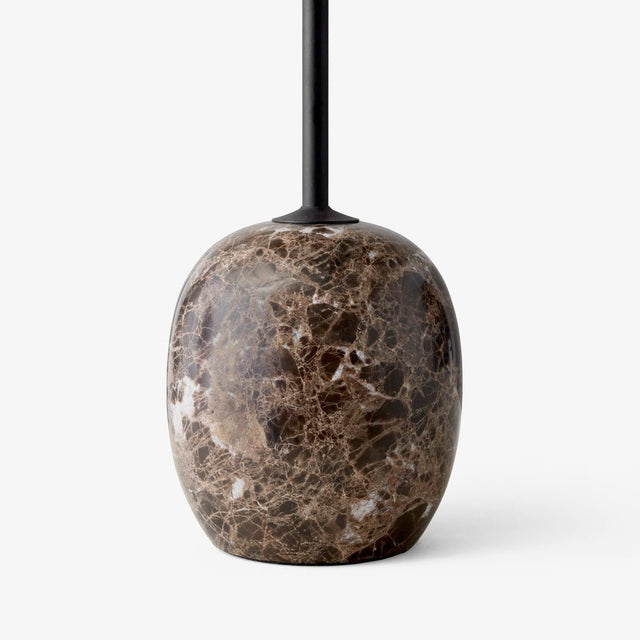 Beistelltisch Lato LN8 rund Lacquered Walnut/Emperador - &Tradition - DesignWe.Love