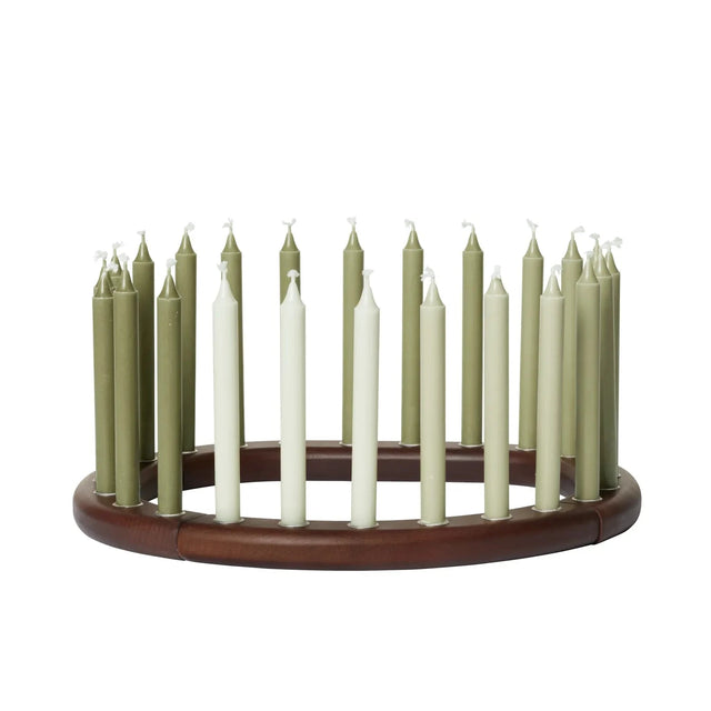 ferm LIVING Ori Adventskranz Holz mit 24 Kerzen als moderne Adventskranz-Alternative