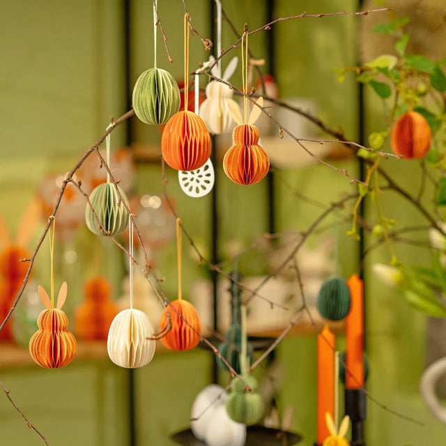 Osterei zum Hängen aus Papier Apricot Honeycomb - DesignWe.Love