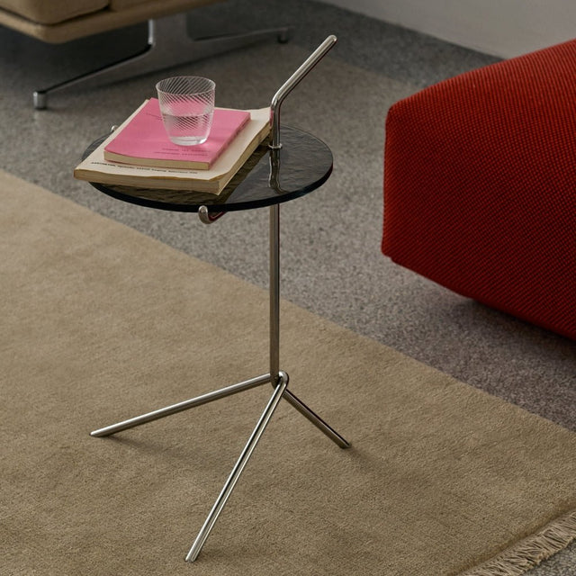 SH9 Halten Beistelltisch Edelstahl/Smoked Glass – &Tradition – DesignWe.Love