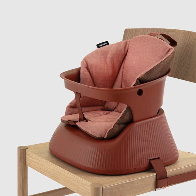 Tragbarer Kinder Hochstuhl Mahogany Red - Hannie - DesignWe.Love