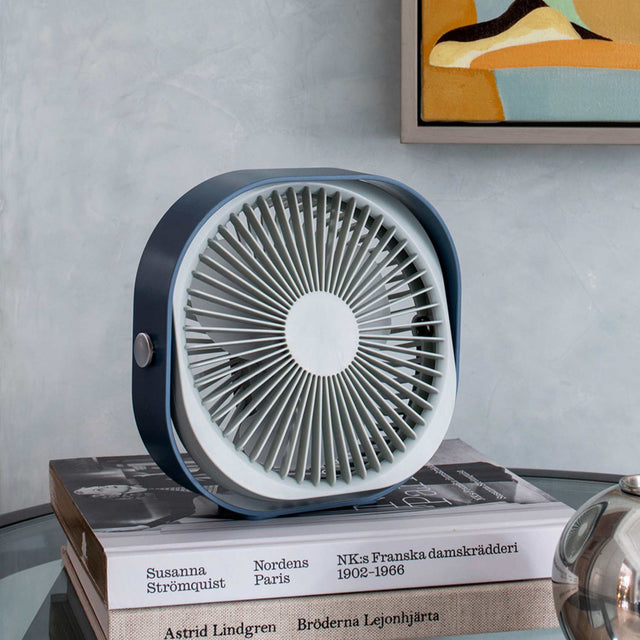 Tragbarer Tischventilator Fantastic, Petroleum - Printworks - DesignWe.Love