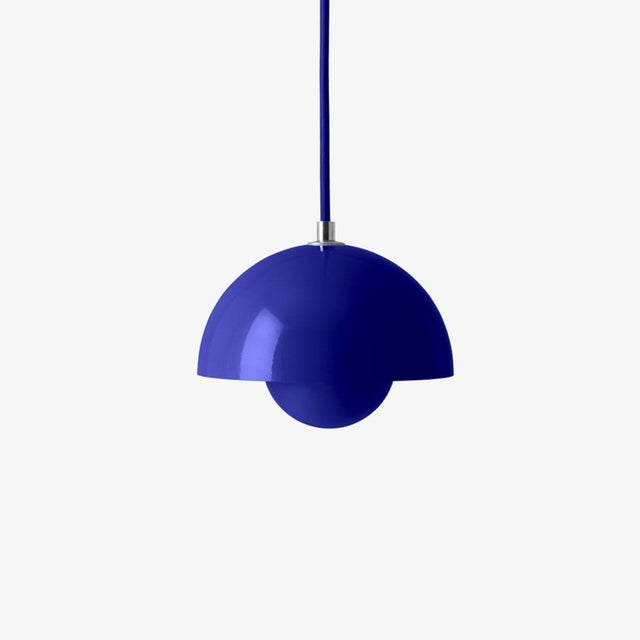 Flowerpot VP10 Pendelleuchte in Cobalt Blue von &Tradition – Verner Panton