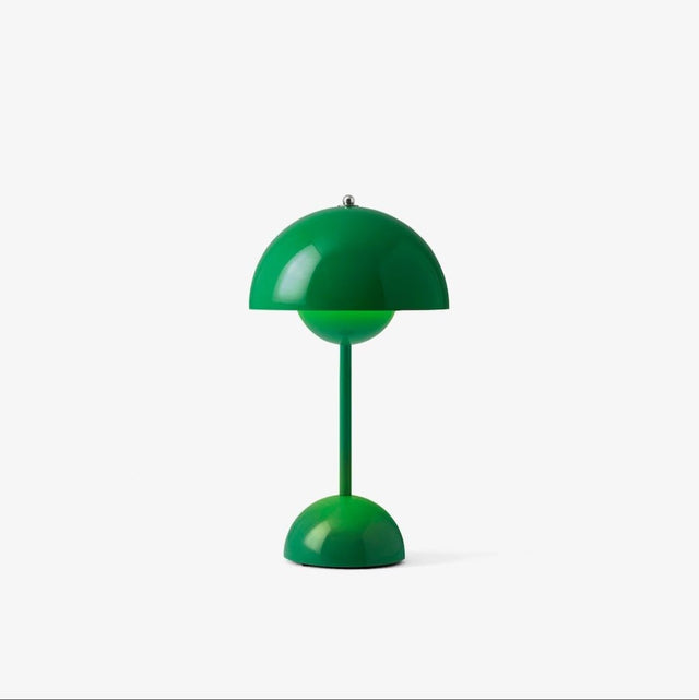 VP9 Flowerpot Akkuleuchte Signal Green - &Tradition - DesignWe.Love
