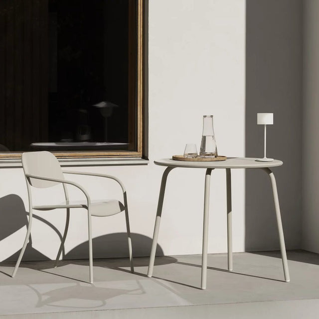 YUA Outdoor Esstisch rund - Blomus - DesignWe.Love