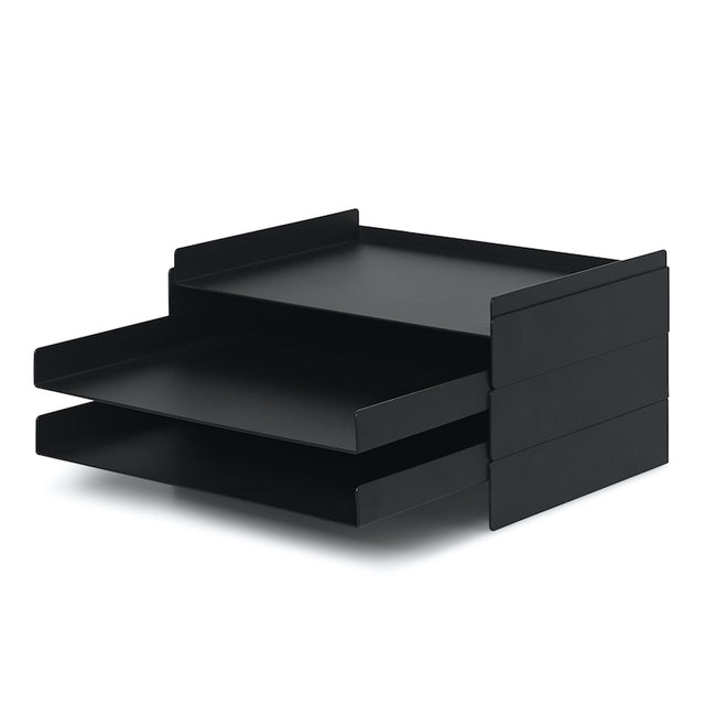 Dokumentenablage 2x2 Schwarz – ferm LIVING, stapelbarer Schreibtischorganizer aus pulverbeschichtetem Metall, Design Jamie Wolfond