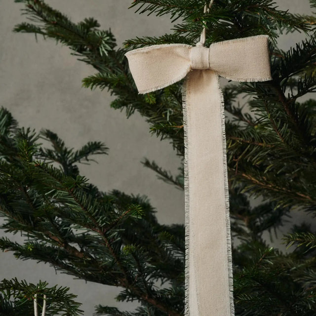 ferm LIVING Bow Weihnachtsschleife am Tannenbaum