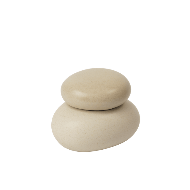 ferm LIVING Pebble Box Small Sand/Cream – kleine Schmuckdose aus Keramik mit Deckel