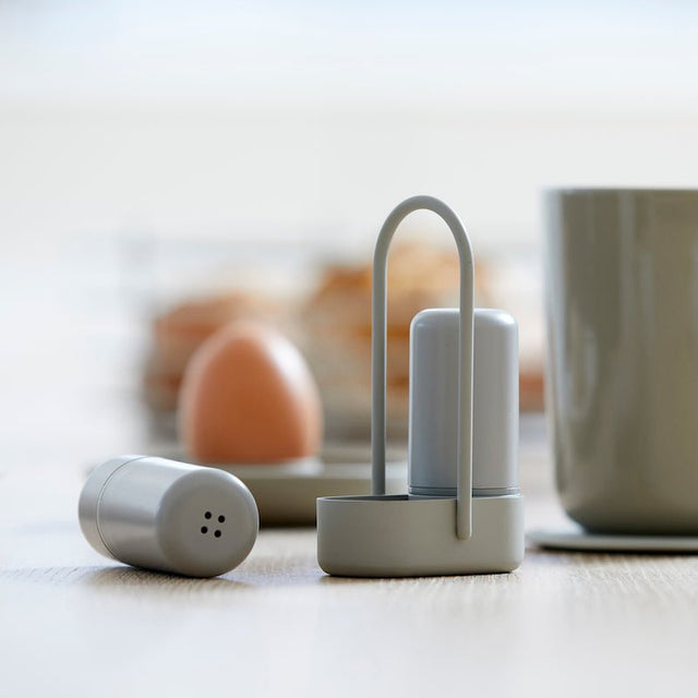 Salz und Pfefferstreuer Singles - Set von Zone Denmark - DesignWe.Love