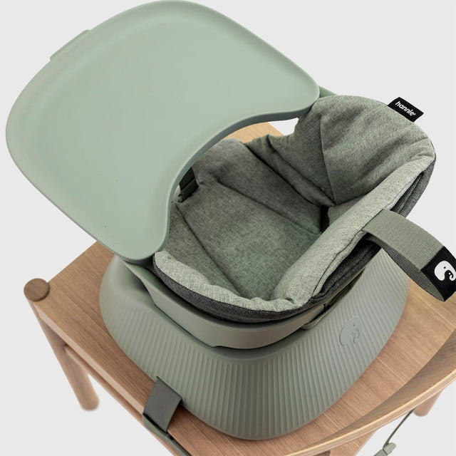 Tragbarer Kinder Hochstuhl Sage Green - Hannie - DesignWe.Love