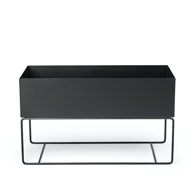 ferm LIVING Plant Box Large in Schwarz – Pflanzkasten aus Metall
