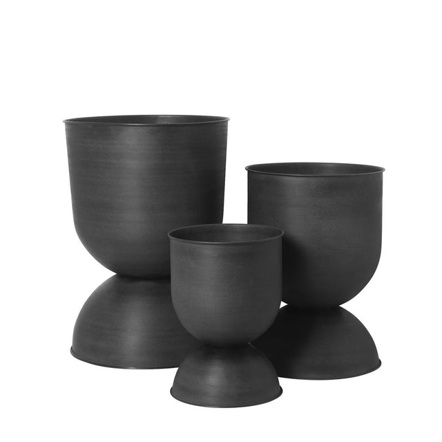 Hourglass Blumentopf schwarz Large 73 cm - ferm LIVING - DesignWe.Love